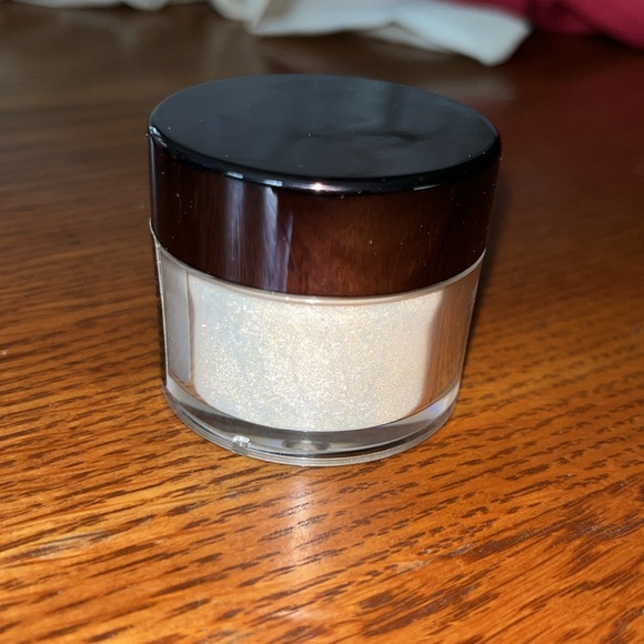 New Nailboo dip powder, Vanilla Chilla. Sparkly cream color. Sealed, no box. - Picture 2 of 3